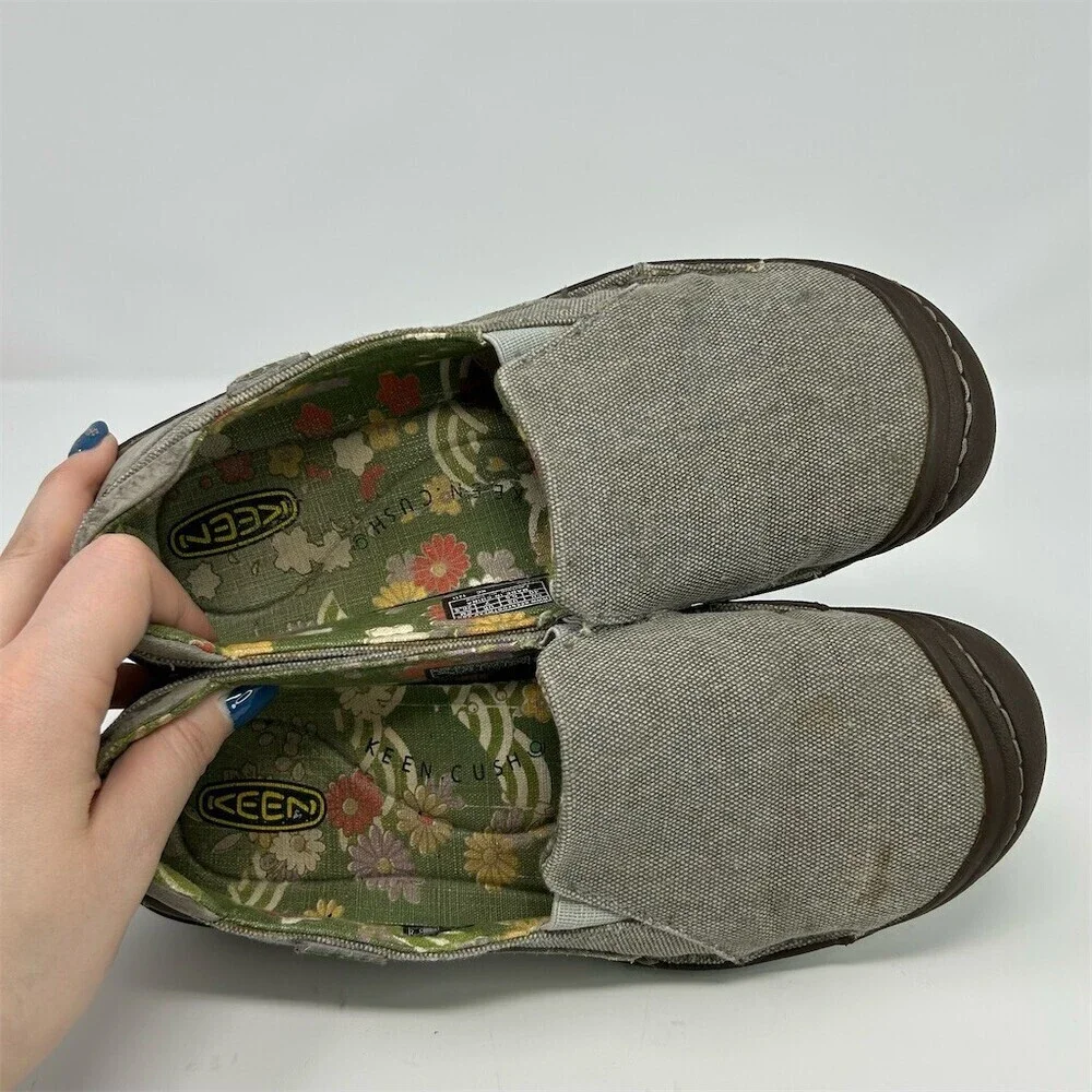 Keen women slip